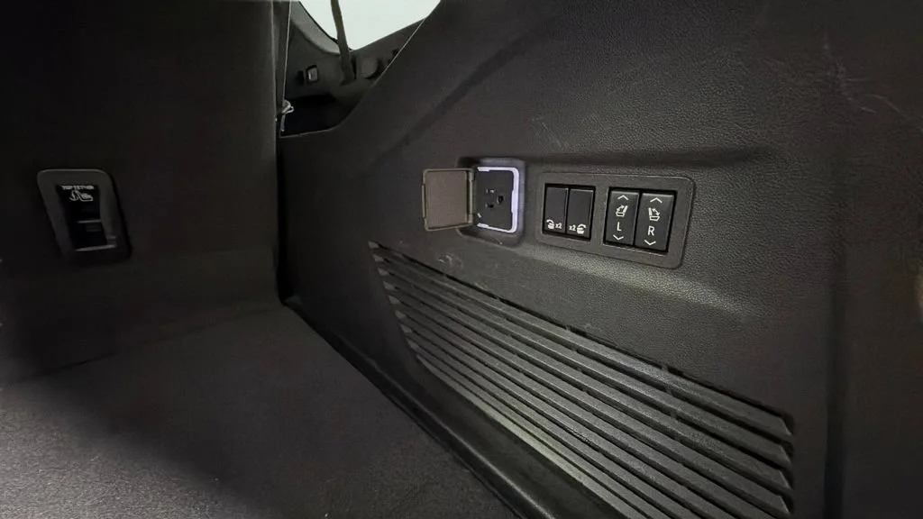 Used 2024 Black Chevrolet RST image 31