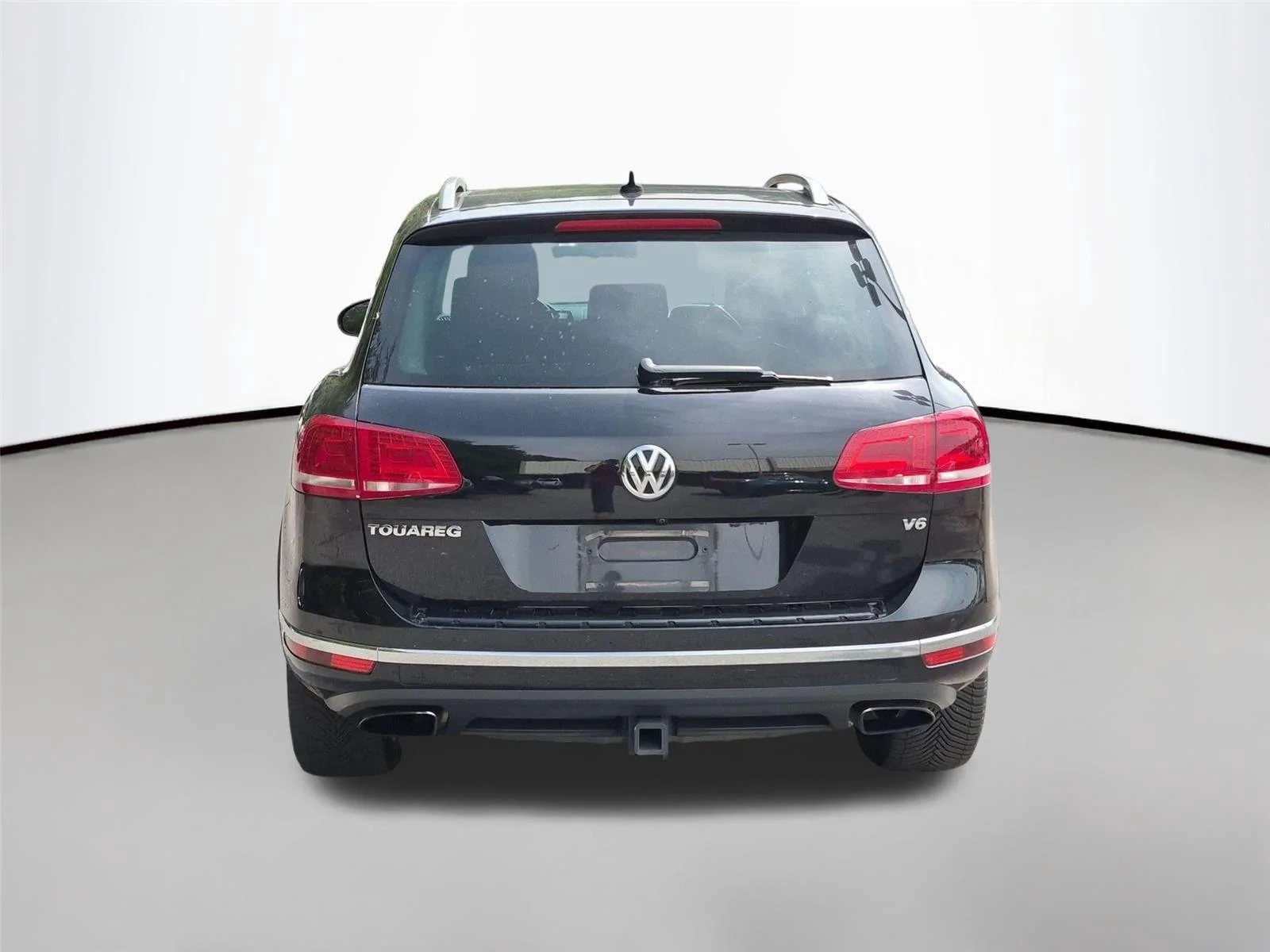 Used 2016 Deep Black Pearl Volkswagen Executive image 4