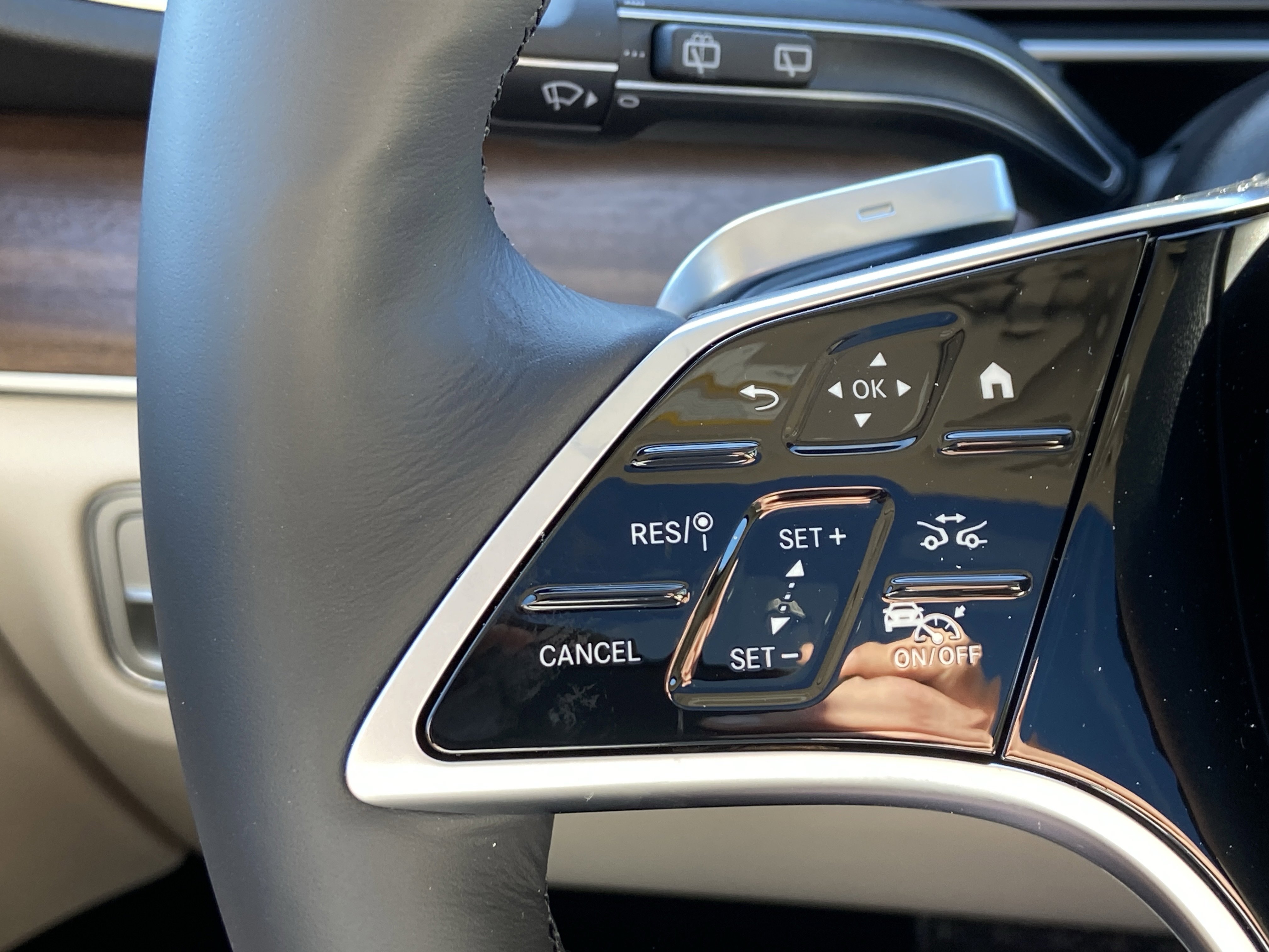 New 2026 Black Mercedes-Benz GLE 450 4MATIC® SUV image 24
