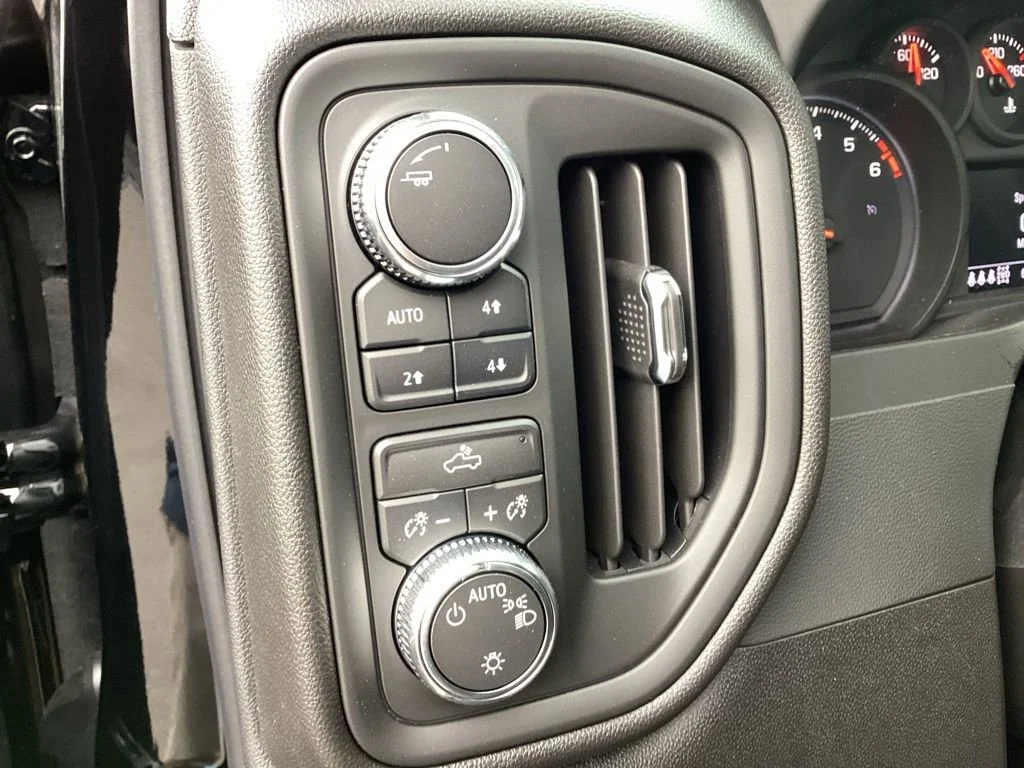 2026 GMC Sierra 1500 Pro - Photo 10
