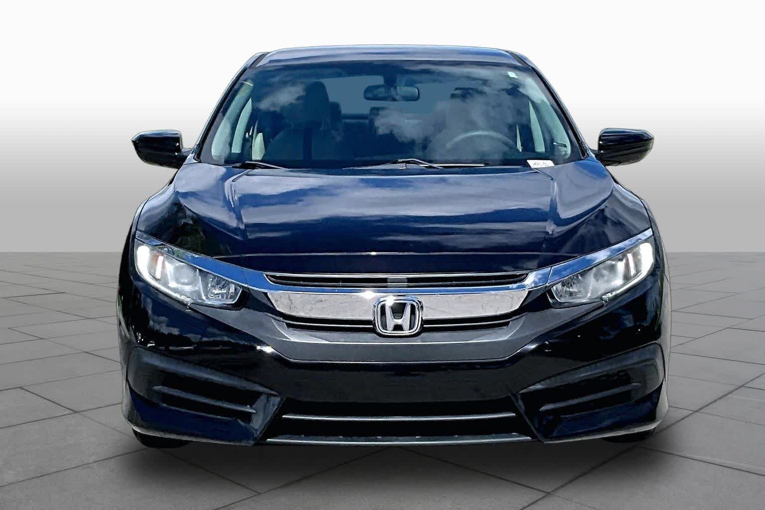 Used 2018  Honda LX image 4