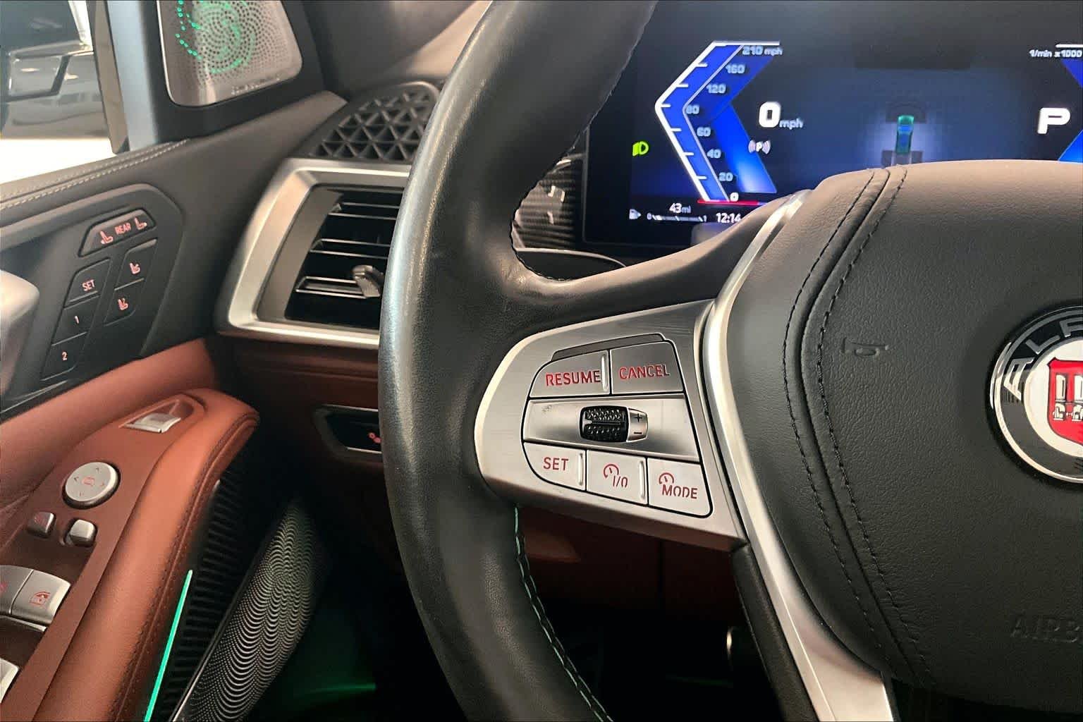 Used 2025 ALPINA Green Metallic BMW ALPINA XB7 image 22