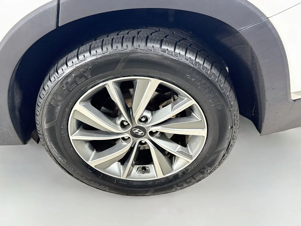 Used 2019 Quartz White Hyundai SEL Plus image 31
