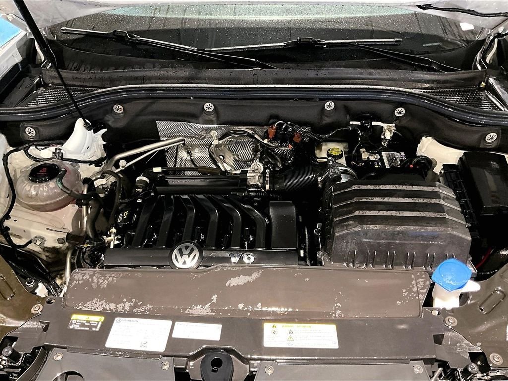 Used 2023 White Volkswagen 3.6L V6 SE w/Technology image 10