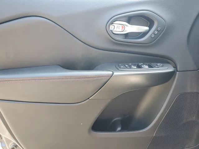 Used 2019 Gray Jeep Trailhawk image 17