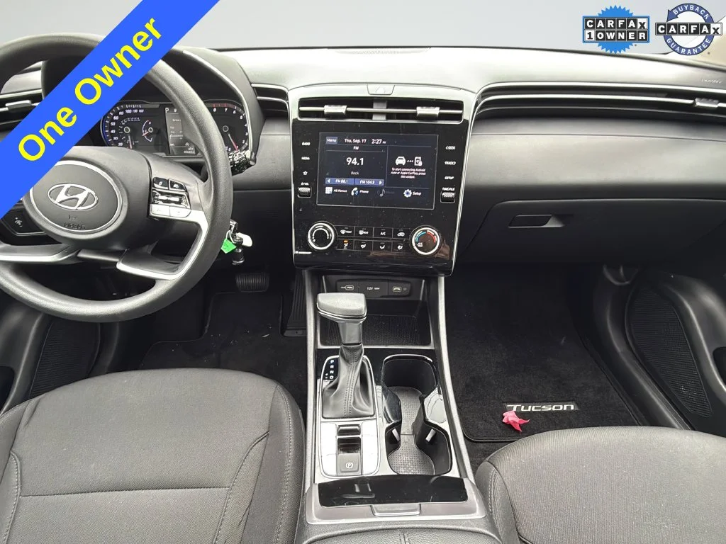 Used 2024 Silver Hyundai SE image 9