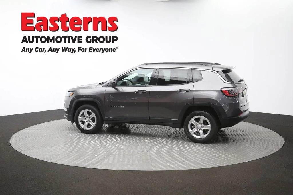Used 2024  Jeep Latitude image 60
