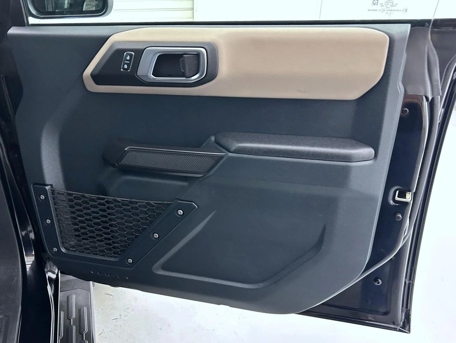 Used 2024 Black Ford Wildtrak image 16