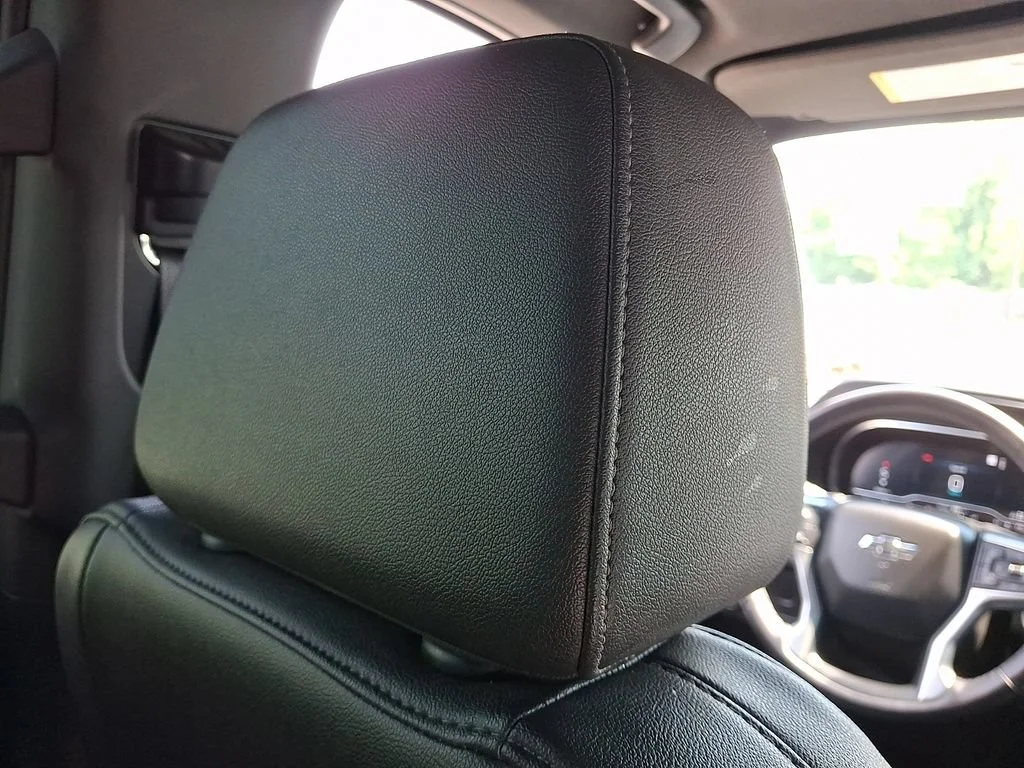 Used 2022 Black Chevrolet Z71 image 14