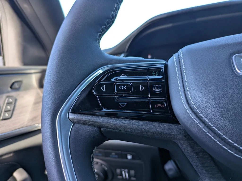 Used 2022 Gray Jeep Overland 4xe image 29