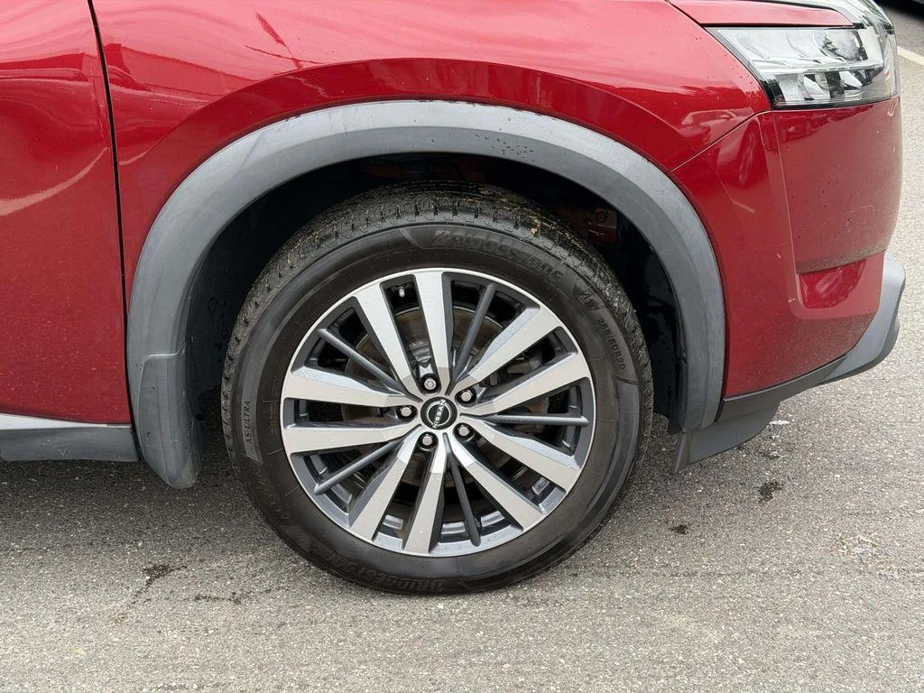 Used 2022 Scarlet Ember Tintcoat Nissan Platinum 4WD image 10