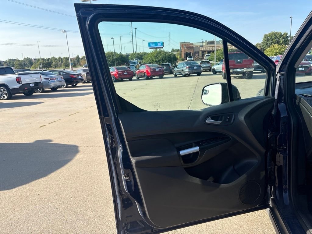 Used 2017 Dark Blue Ford XLT image 9