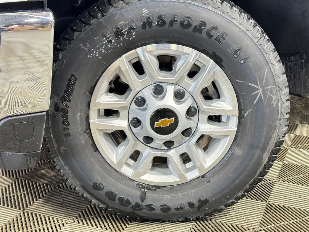 2024 Chevrolet Silverado 2500HD photo 3