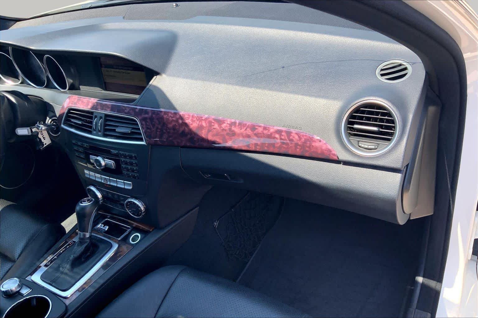 Used 2012 Arctic White Mercedes-Benz C 250 Luxury image 17
