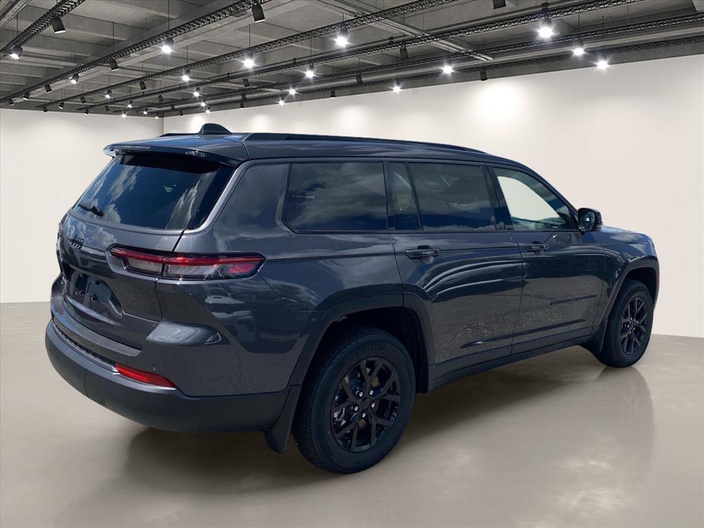 New 2026 Baltic Gray Metallic Clear-Coat Exterior Paint Jeep Altitude image 4