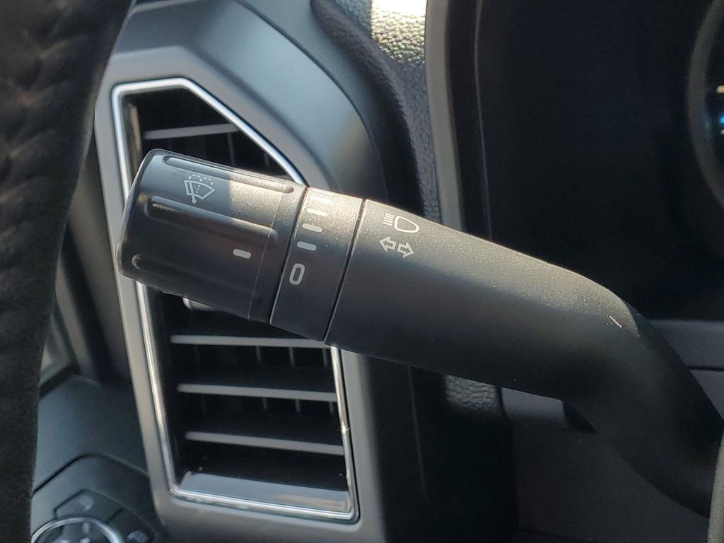 Used 2019 Black Metallic Ford XLT image 18