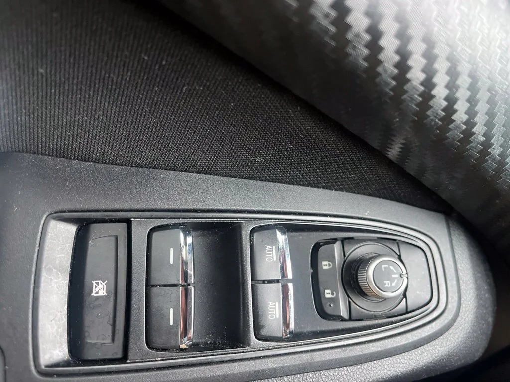 Used 2023 Silver Subaru Base image 20