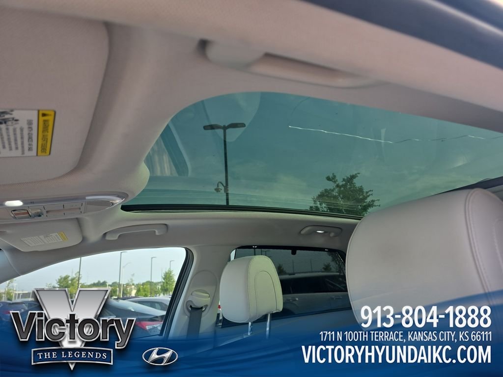 Used 2023 White Hyundai Limited image 21