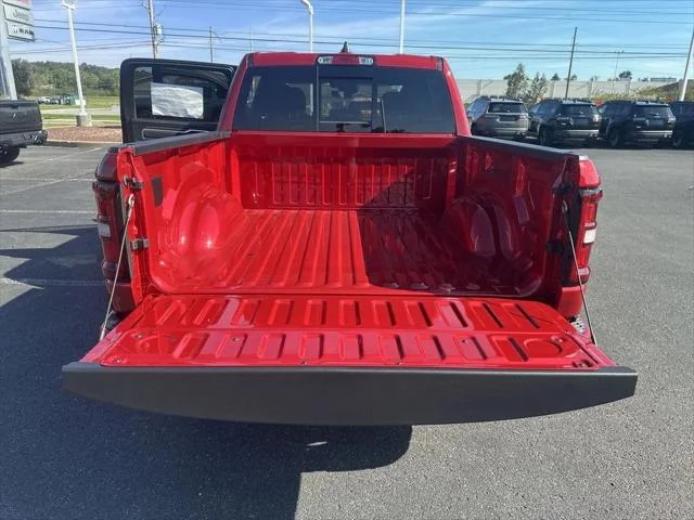 New 2027 Molten Red Pearl-Coat Exterior Paint RAM BIG HORN image 30