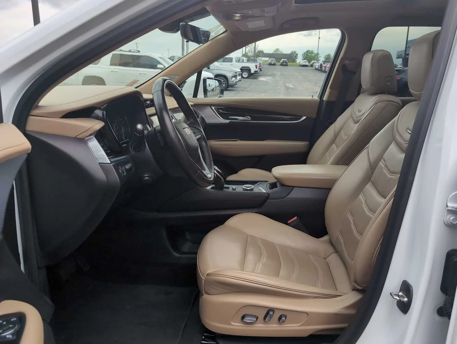 Used 2024 Crystal White Tricoat Cadillac Premium Luxury image 21