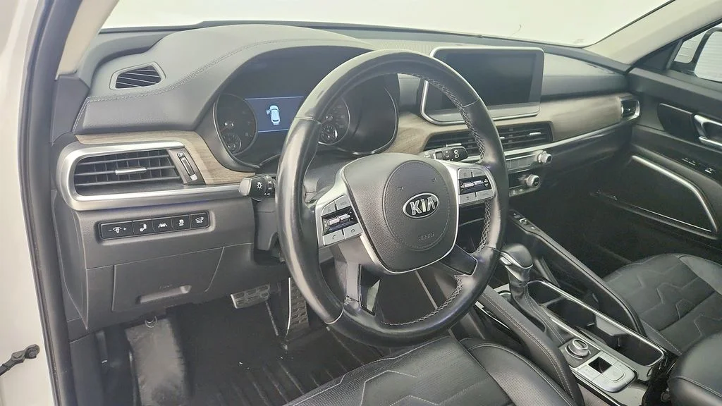 Used 2021 White Kia SX image 13