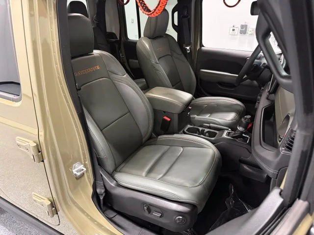 Used 2025  Jeep Mojave image 34