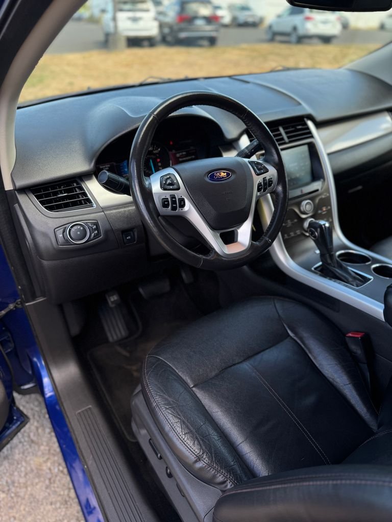 Used 2014 Blue Metallic Ford SEL image 29