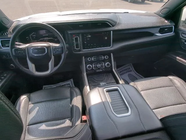 2023 GMC Yukon Denali - Photo 10