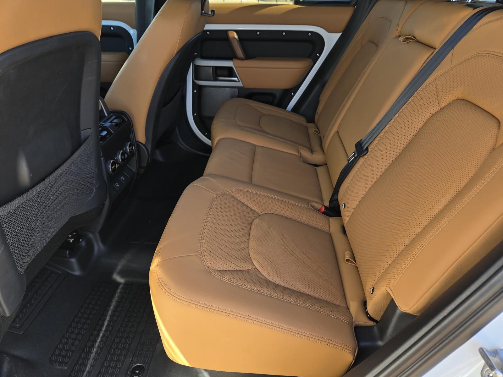 Used 2024 Fuji White Land Rover SE image 20
