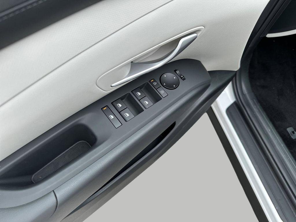 New 2026 White Pearl Hyundai SE FWD image 14