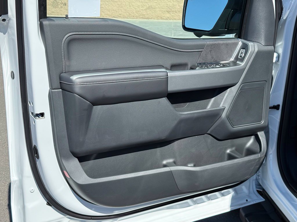 New 2026 Oxford White Ford XLT image 15