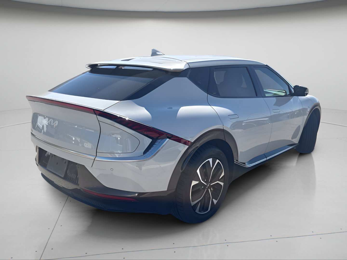 Certified Used 2023 Glacier Kia Wind image 5