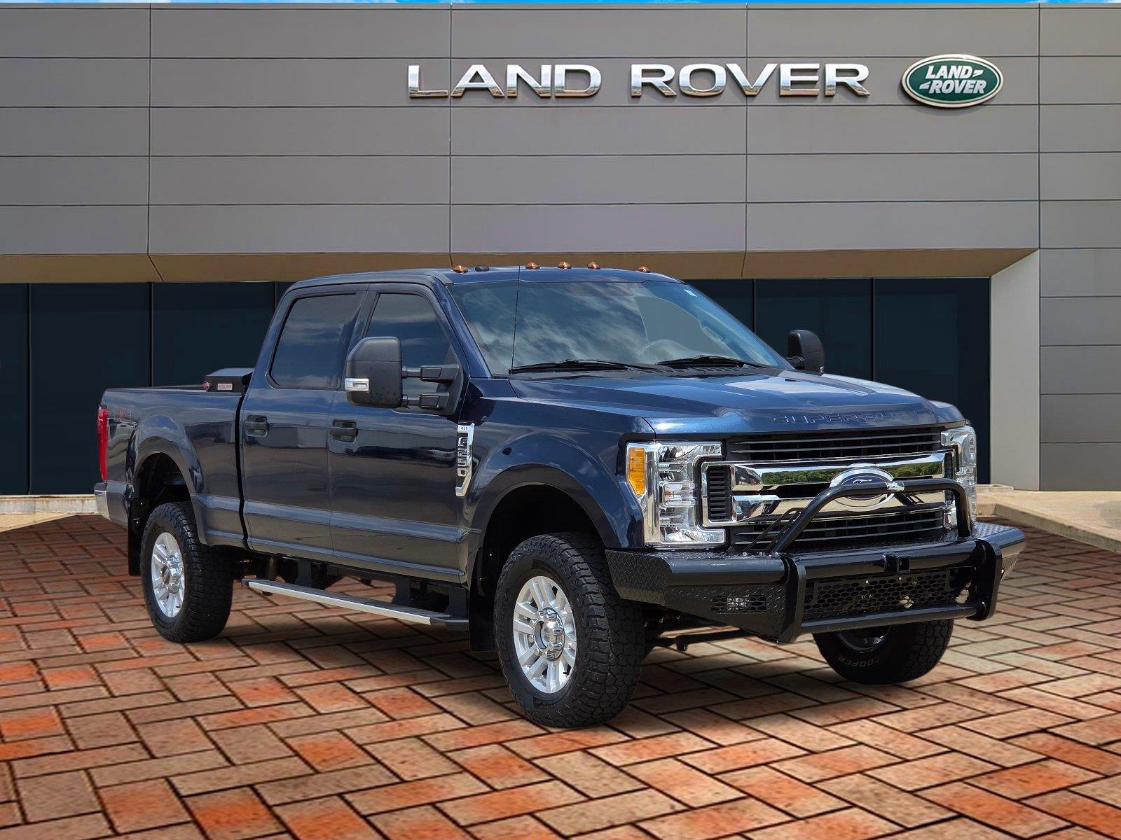 Used 2017 Blue Jeans Ford XLT image 3