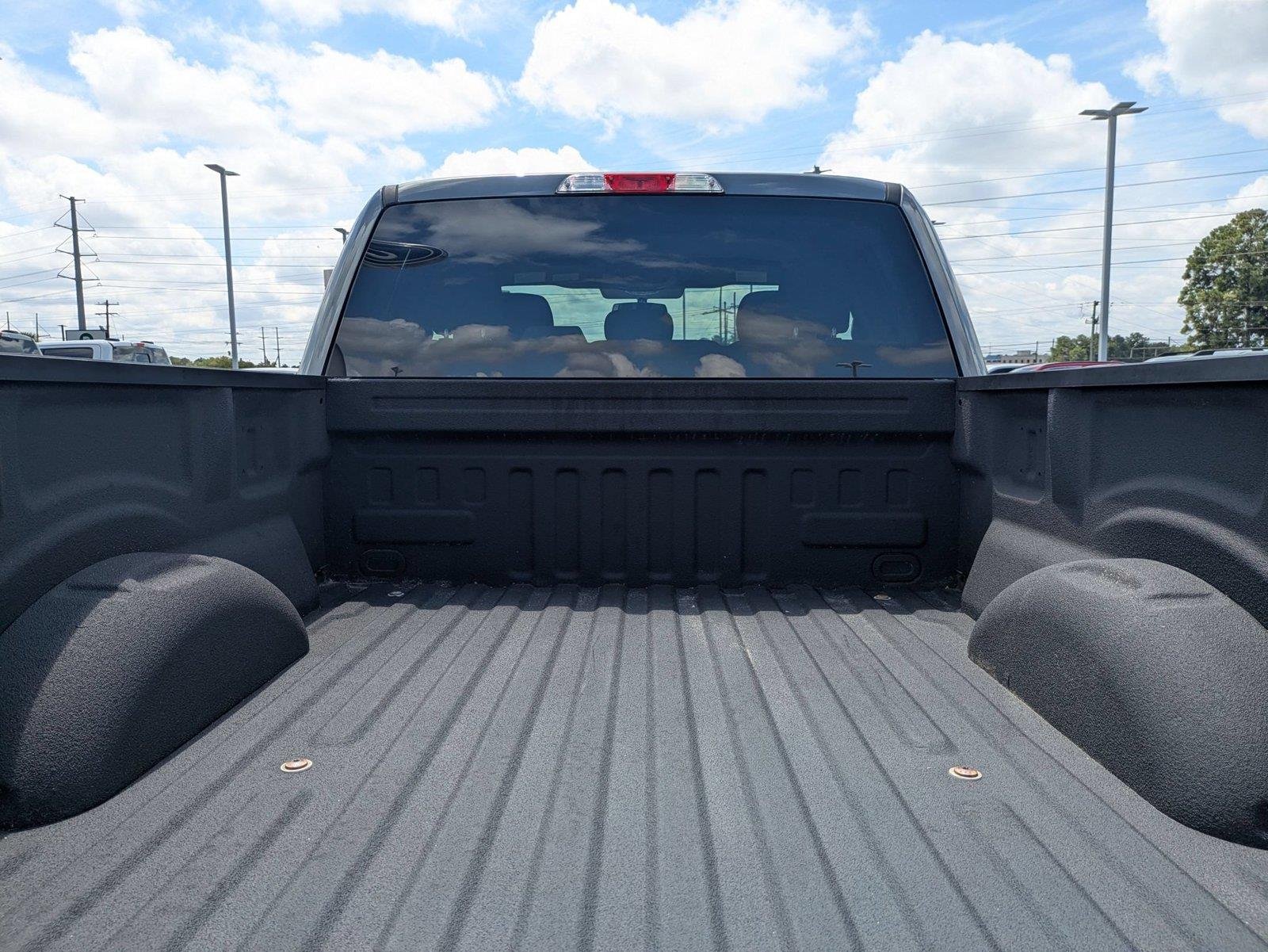 Used 2018 Magnetic Metallic Ford XLT image 23