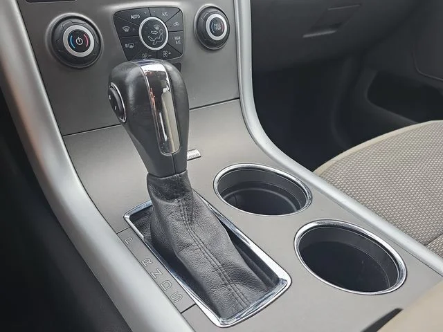 Used 2013 White Suede Ford SEL image 31