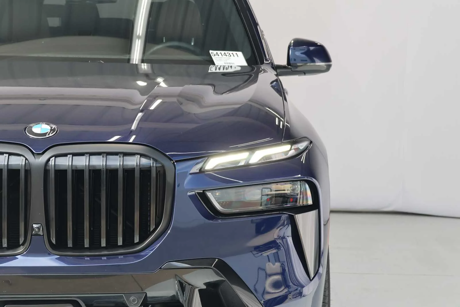 Certified Used 2026 Tanzanite Blue II Metallic BMW xDrive40i image 4