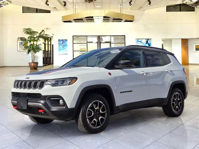 2025 Jeep Compass Trailhawk 4X4's photo