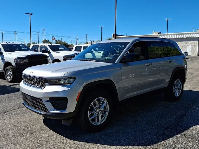 New 2025 Silver Jeep Laredo X image 3