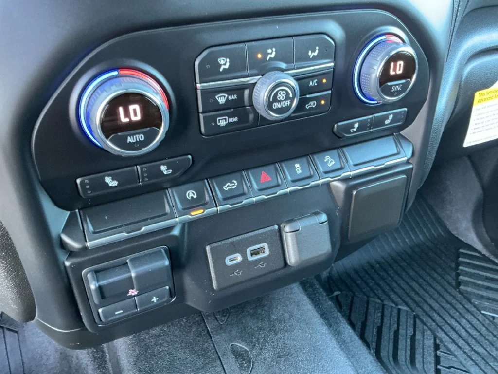 Used 2021 SUMMIT WHITE Chevrolet RST image 23