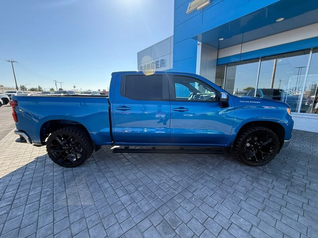 Used 2022 Glacier Blue Metallic Chevrolet LT image 13