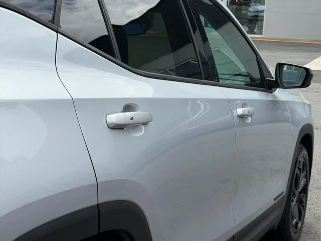Used 2021 Silver GMC SLE image 17