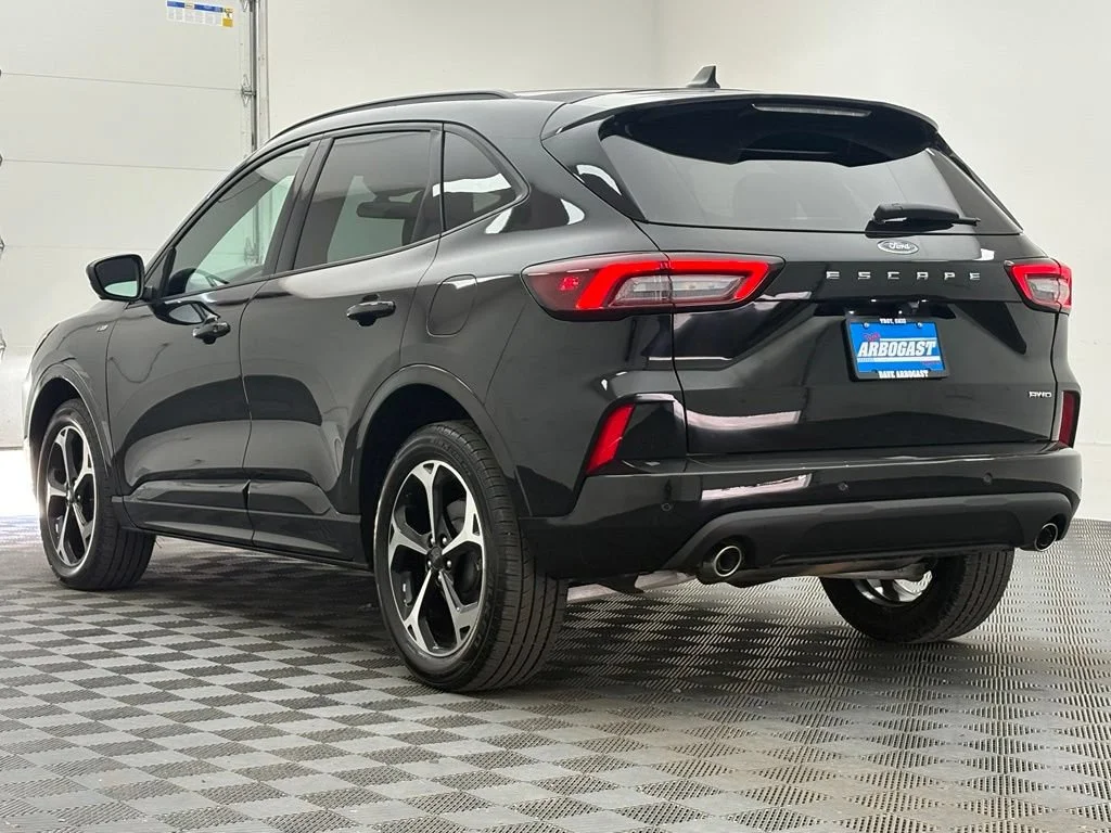 Used 2023 Black Ford ST-Line Select image 11