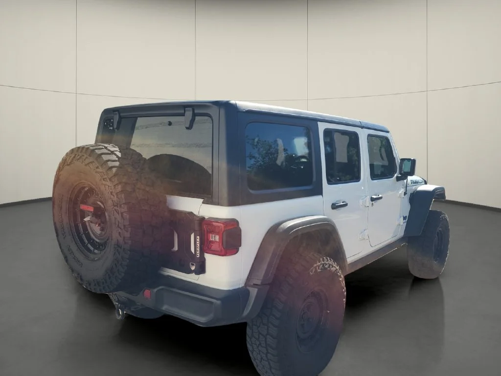 Used 2023 White Jeep Rubicon 4xe image 7