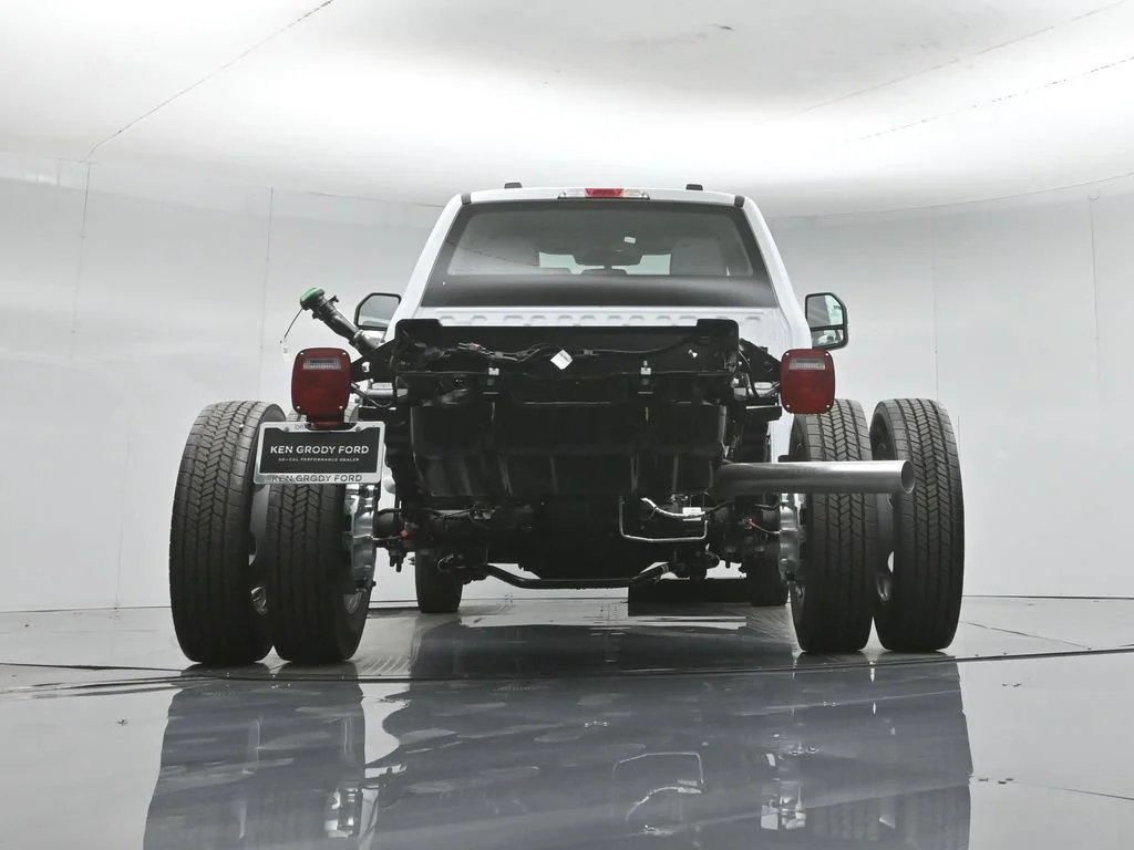 New 2026 Oxford White Ford XL image 38