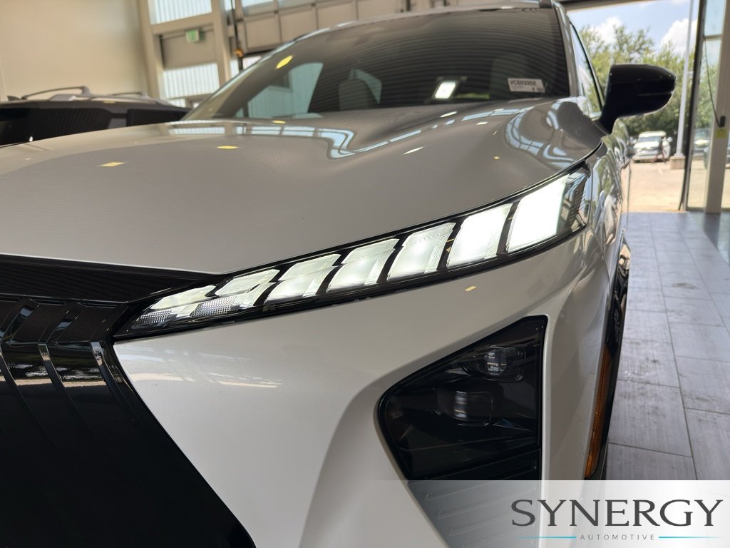 New 2027 RADIANT WHITE INFINITI Luxe AWD image 10