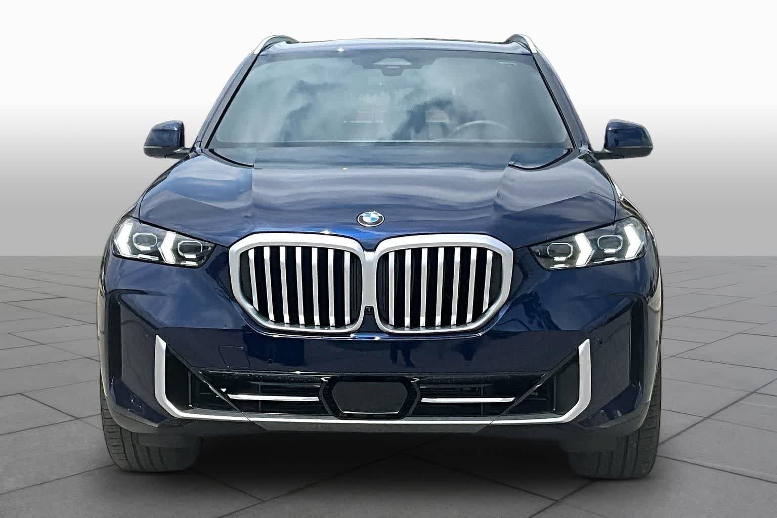 Used 2026 Tanzanite Blue II Metallic BMW sDrive40i image 3