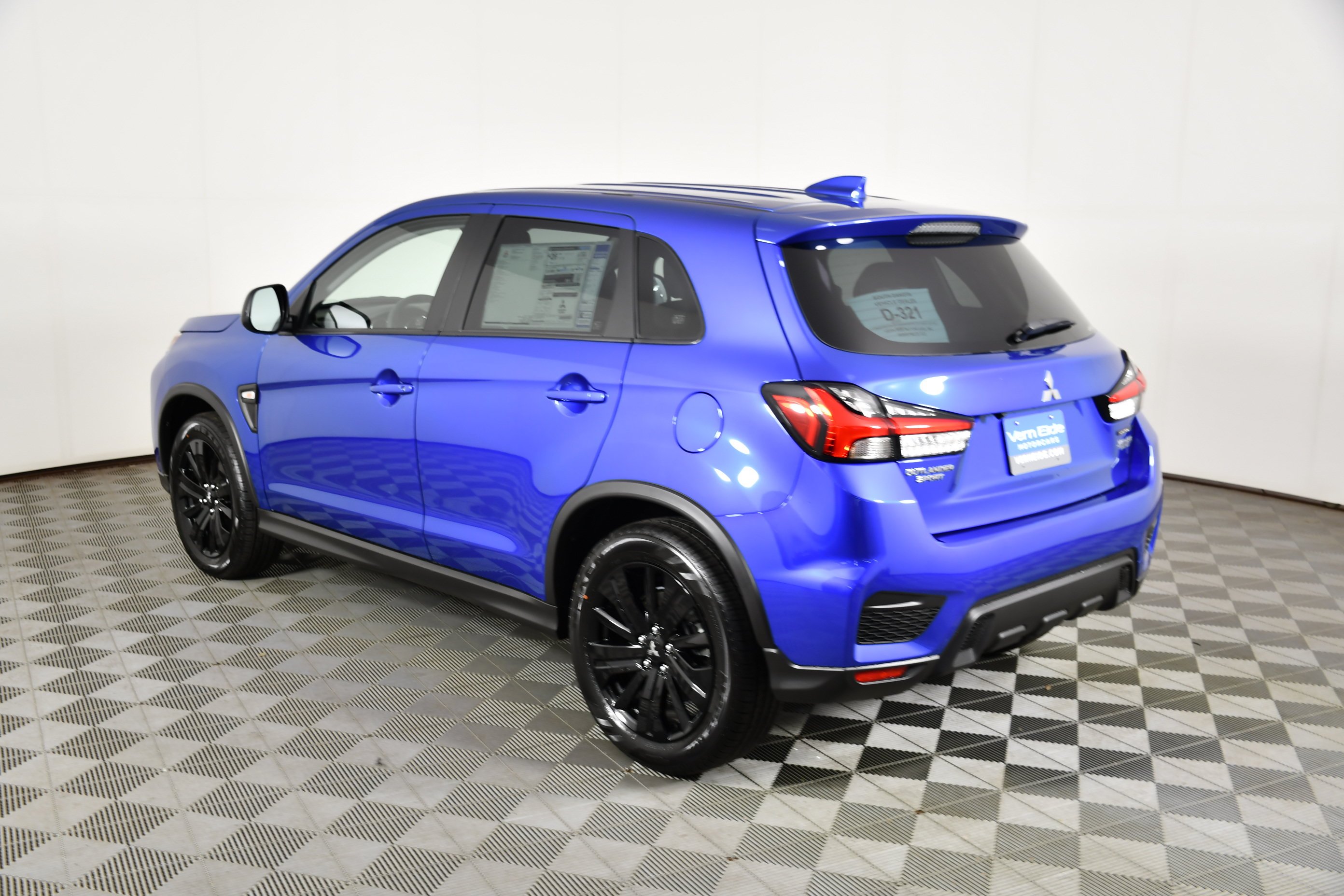 New 2027 Octane Blue Metallic Mitsubishi 2.0 LE AWC image 8