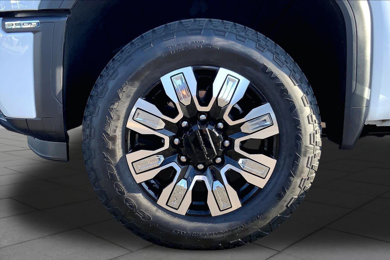 Certified Used 2026 Glacier White Tricoat GMC Denali image 21