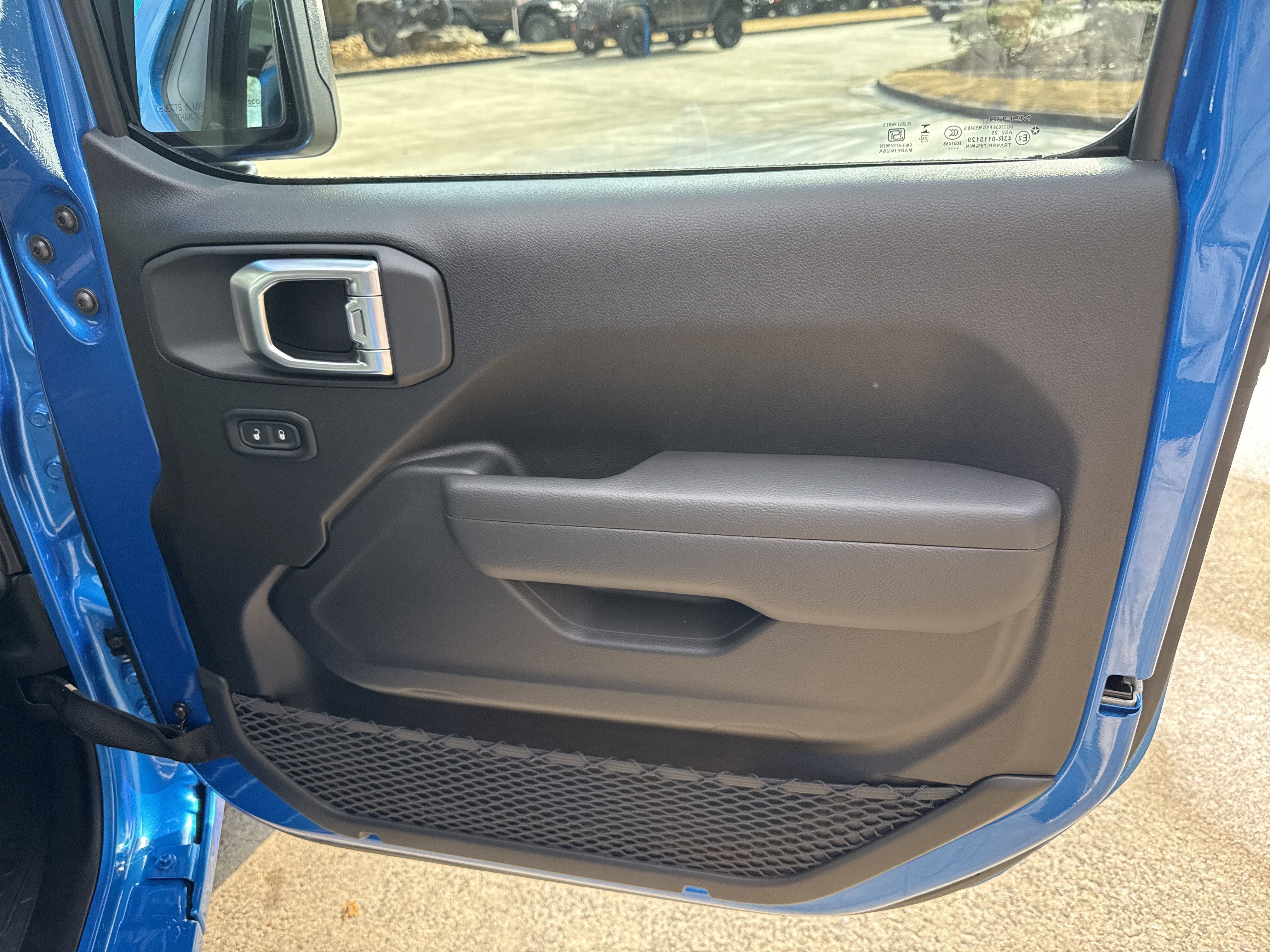 New 2026 Hydro Blue Pearl-Coat Exterior Paint Jeep Sport image 17
