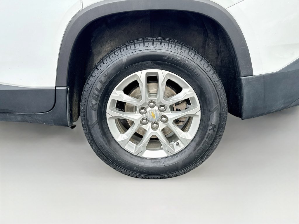 Used 2020 SUMMIT WHITE Chevrolet LT Cloth image 35